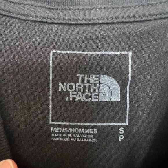 The North Face small Men's Bear On The Move Standard-Fit Graphic T-Shir - Picture 12 of 13